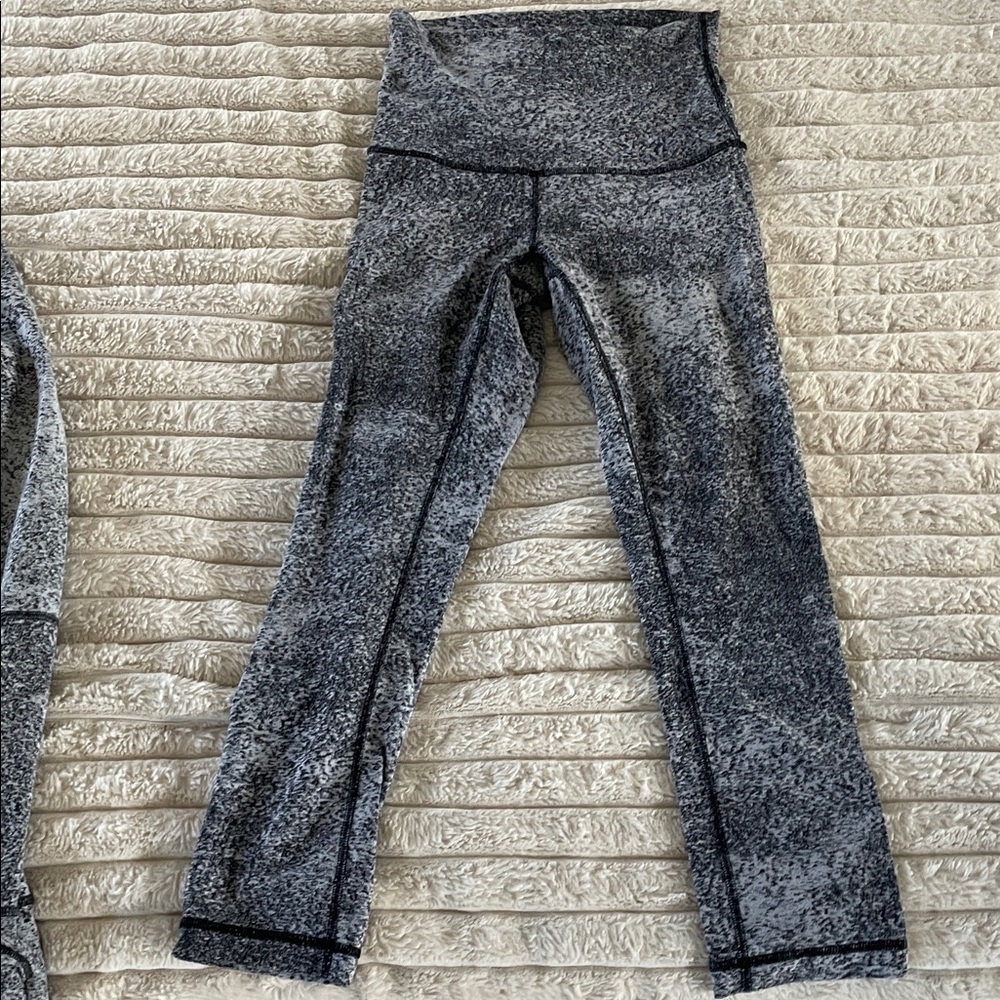 lululemon athletica Gray Leggings - Capri / cropped size 6 (Excellent condition)
